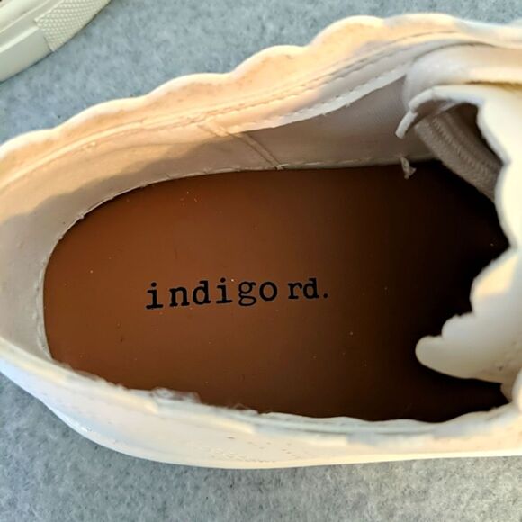 Indigo Rd Irkyrie White Leather Scalloped Casual Sneakers 8M - EUC - Picture 9 of 11